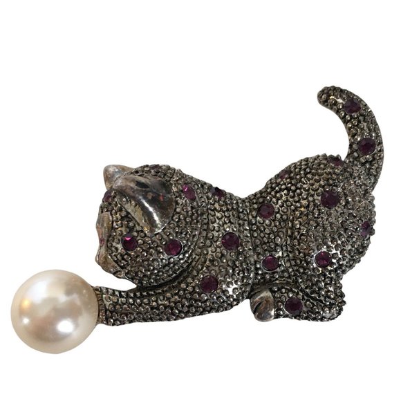 Unbranded Jewelry - Cat Brooch Pin Faux Pearl Ball Silver Tone Playful Kitten Vtg Fashion Jewelry